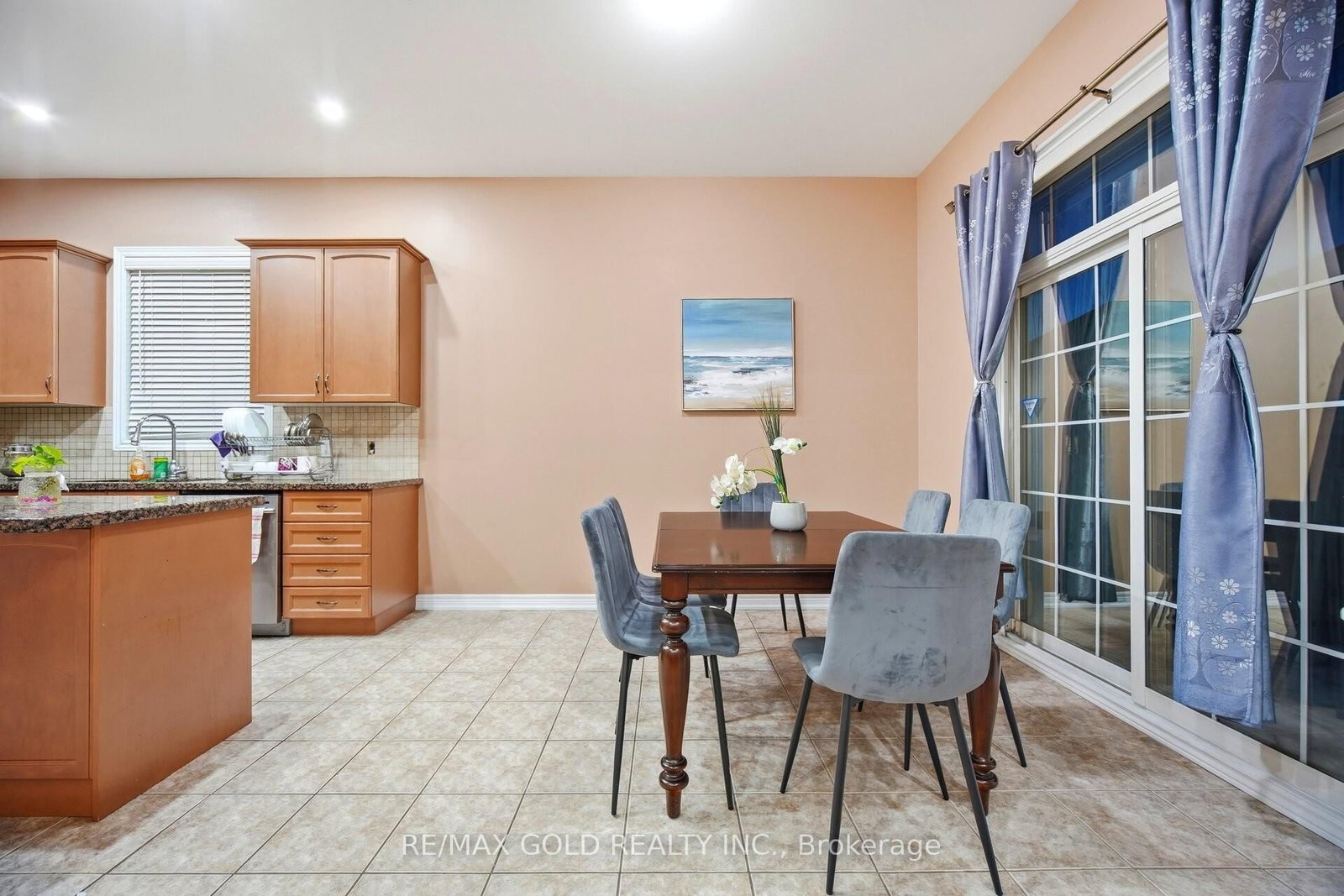 26 Drummondville Drive • Brampton, ON photo 9