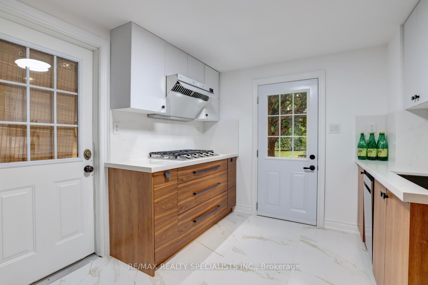 406 Christina Drive • Oakville, ON photo 17
