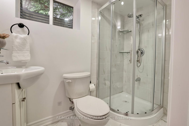 406 Christina Oakville,ON L6K 1H6 — Photo 35