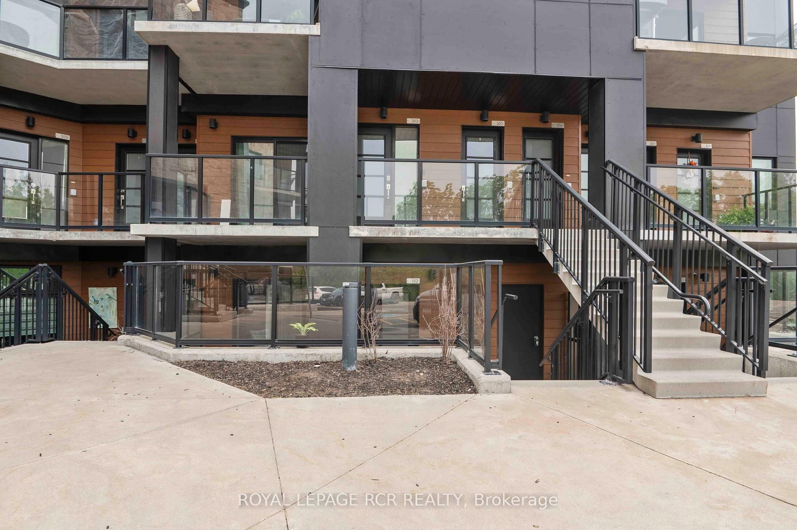 17 Centre Street • #102 • Orangeville, ON photo 4