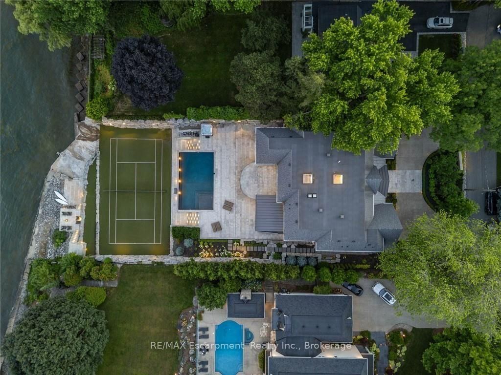 140 Secord Lane • Burlington, ON photo 48