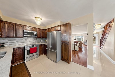 76 Charters Brampton,ON L6V 2S5 — Photo 11