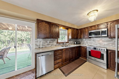 76 Charters Brampton,ON L6V 2S5 — Photo 12