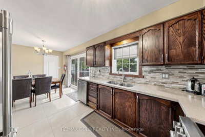 76 Charters Brampton,ON L6V 2S5 — Photo 14