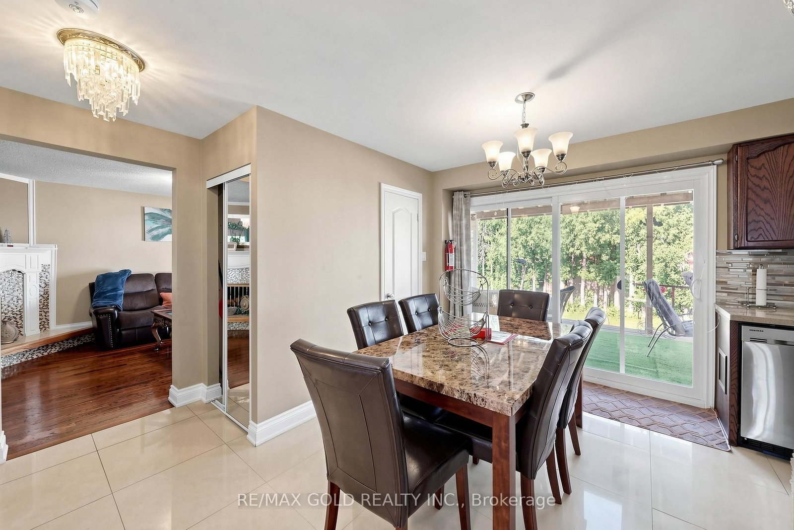 76 Charters Brampton,ON L6V 2S5 — Photo 16