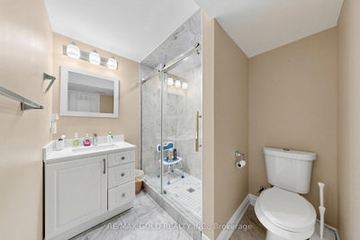 76 Charters Brampton,ON L6V 2S5 — Photo 44