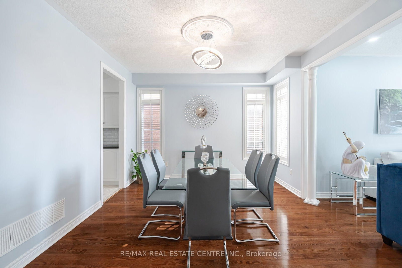 7 Prince Edward Boulevard • Brampton, ON photo 8