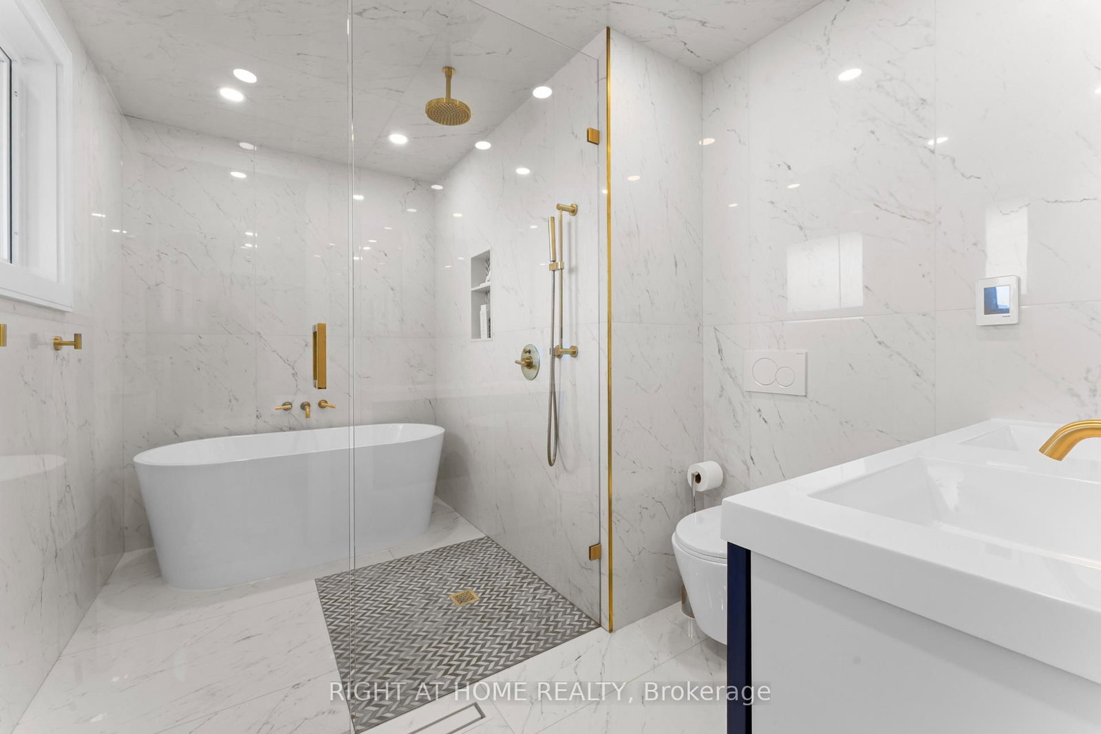 10 Wingrove Hill • Toronto, ON photo 31