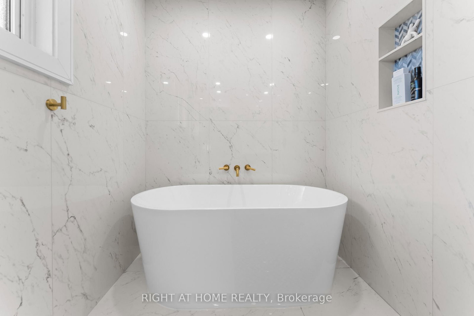 10 Wingrove Hill • Toronto, ON photo 32