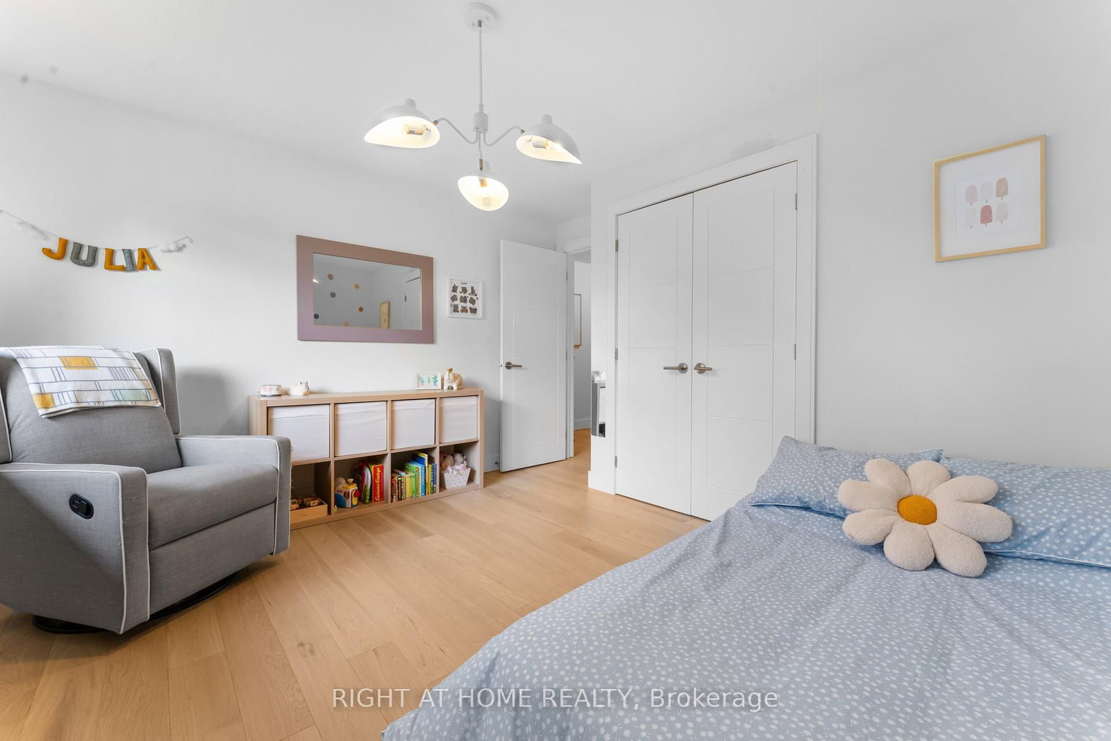 10 Wingrove Hill • Toronto, ON photo 35