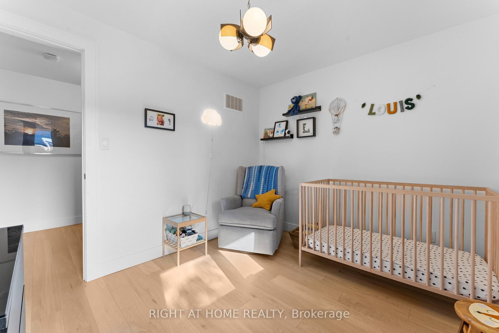 10 Wingrove Hill • Toronto, ON photo 37