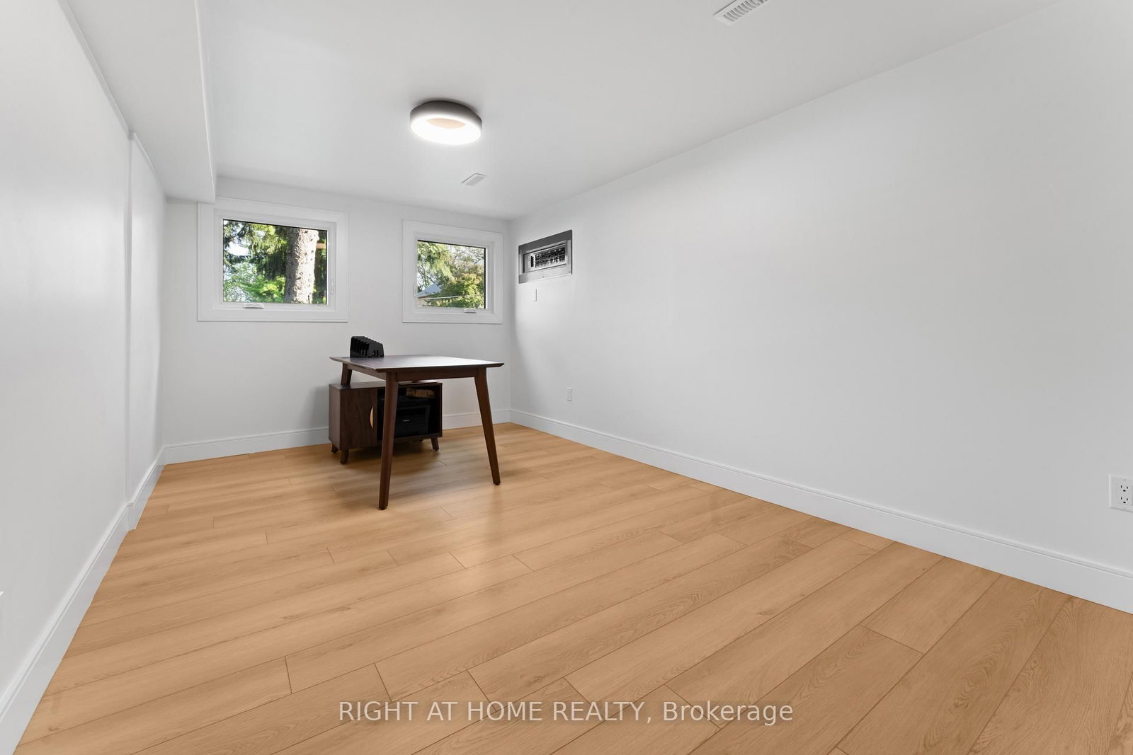 10 Wingrove Hill • Toronto, ON photo 43