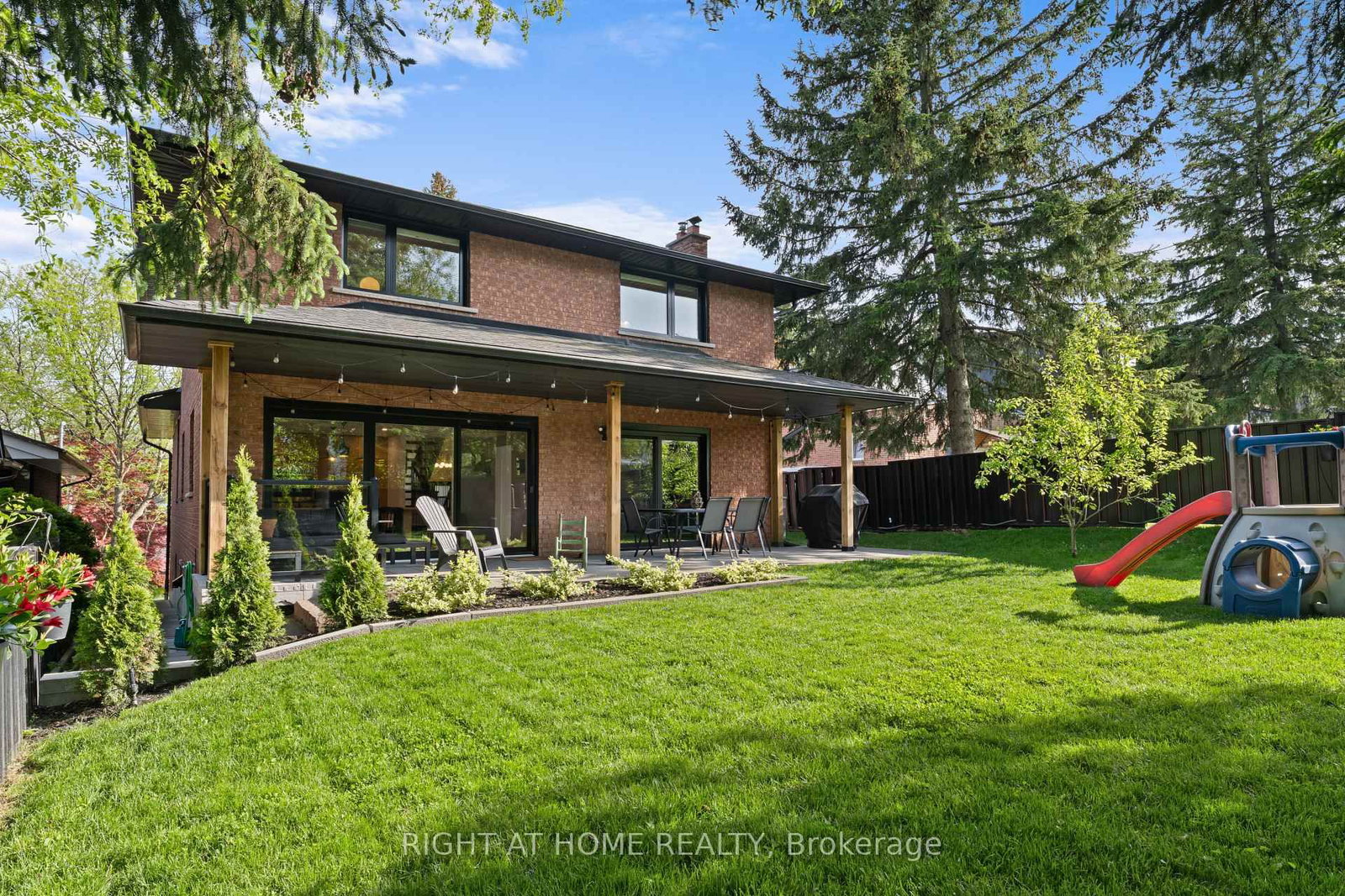 10 Wingrove Hill • Toronto, ON photo 45