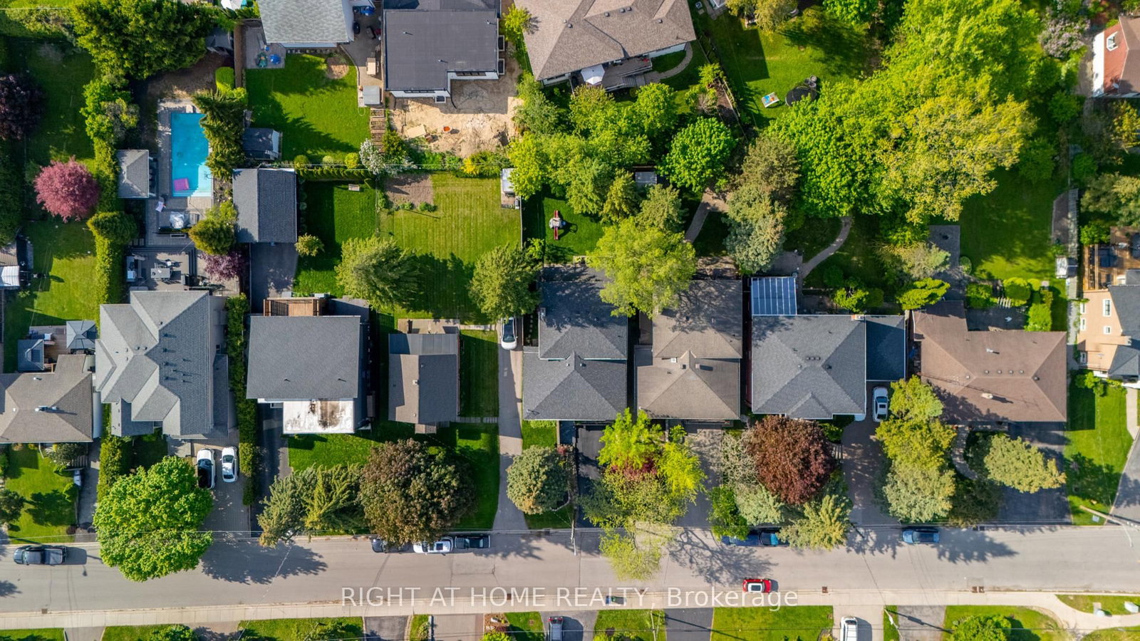 10 Wingrove Hill • Toronto, ON photo 47