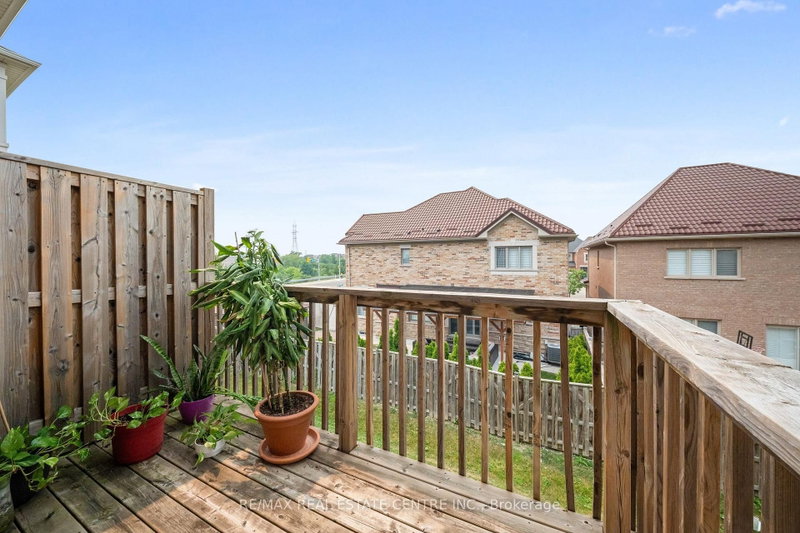 34 Aspen Hills Brampton,ON L6Y 6E4 — Photo 17