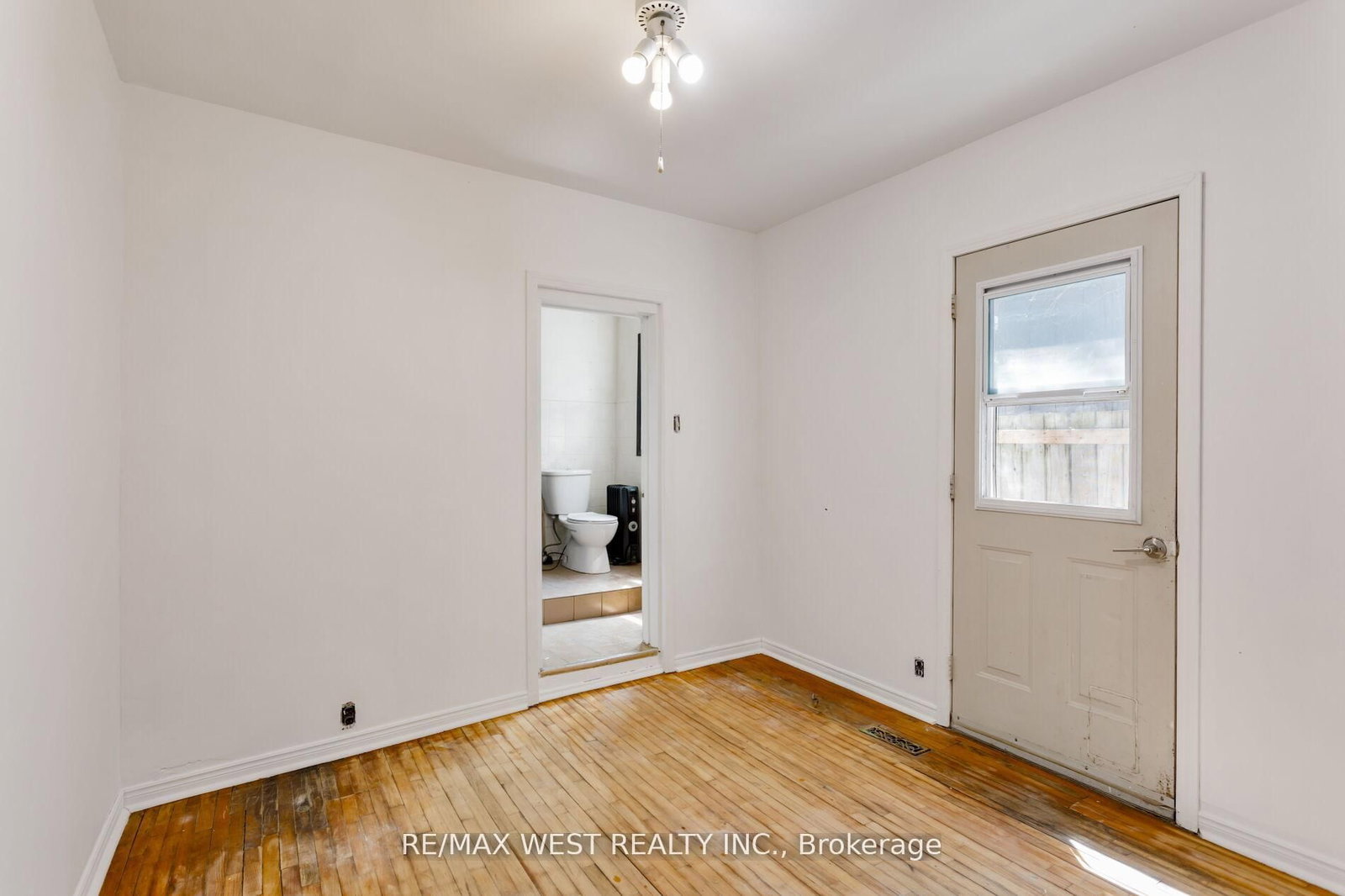 39 Noble Street • Toronto, ON photo 13