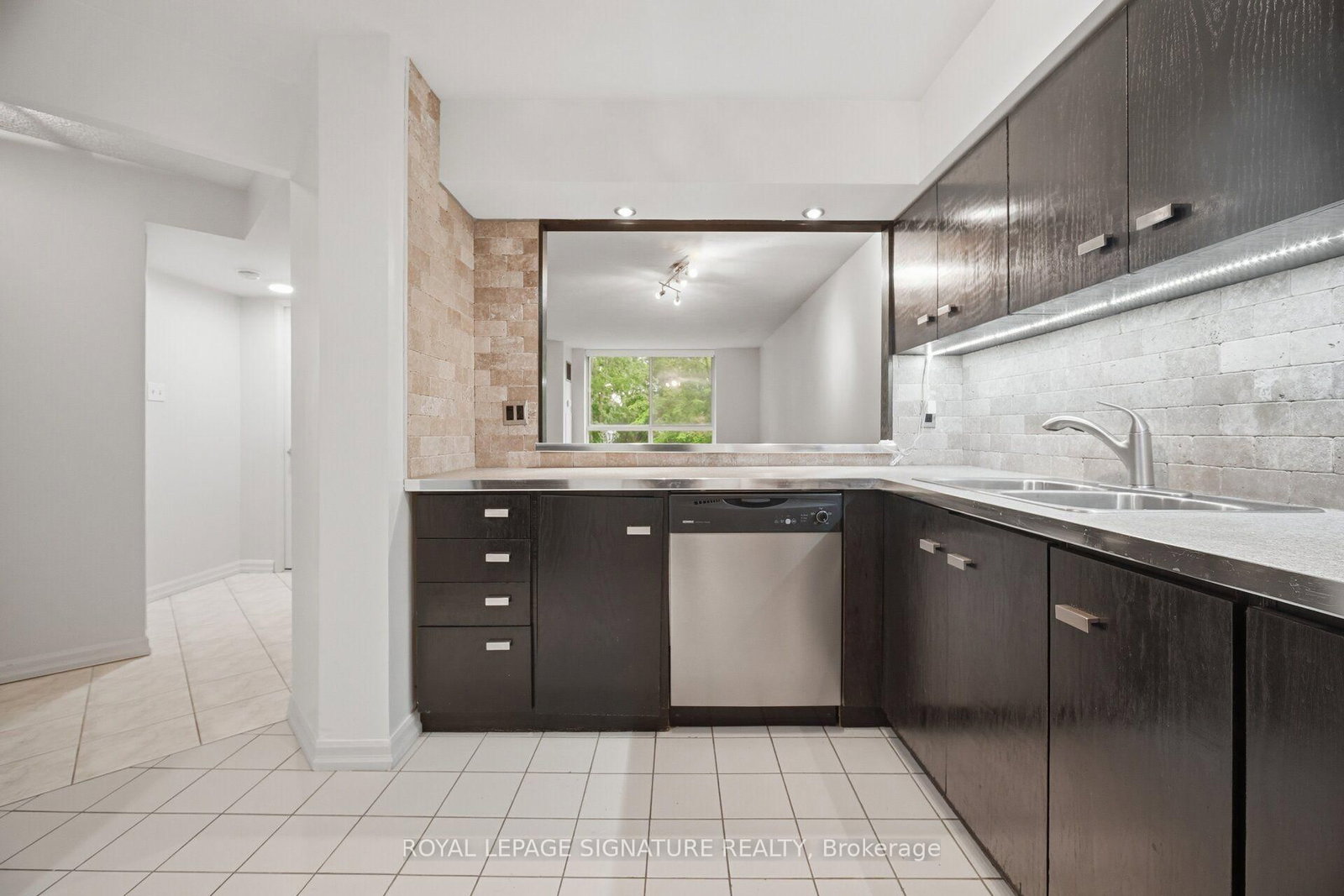 1485 Lakeshore Road E • #411 • Mississauga, ON photo 14