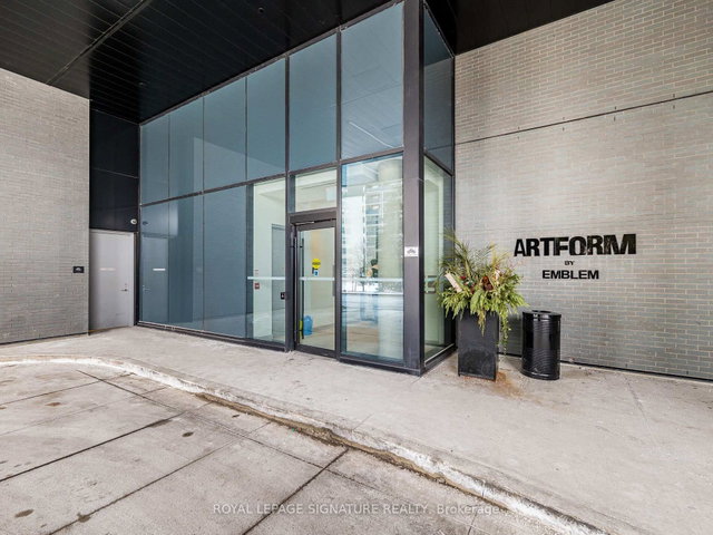 622 - 86 Dundas Street E
