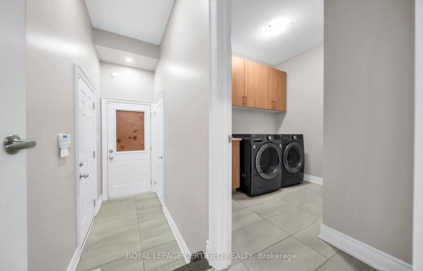 18 Vineyard Drive • Brampton, ON photo 6