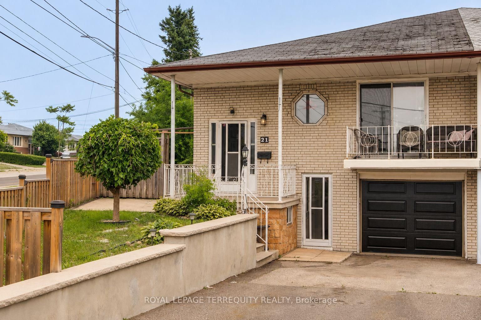 Semi-Detached House for sale at 21 Buckland Road, Toronto, Ontario, M3L 1V9 - Glenfield-Jane Heights - MLS: W13577868