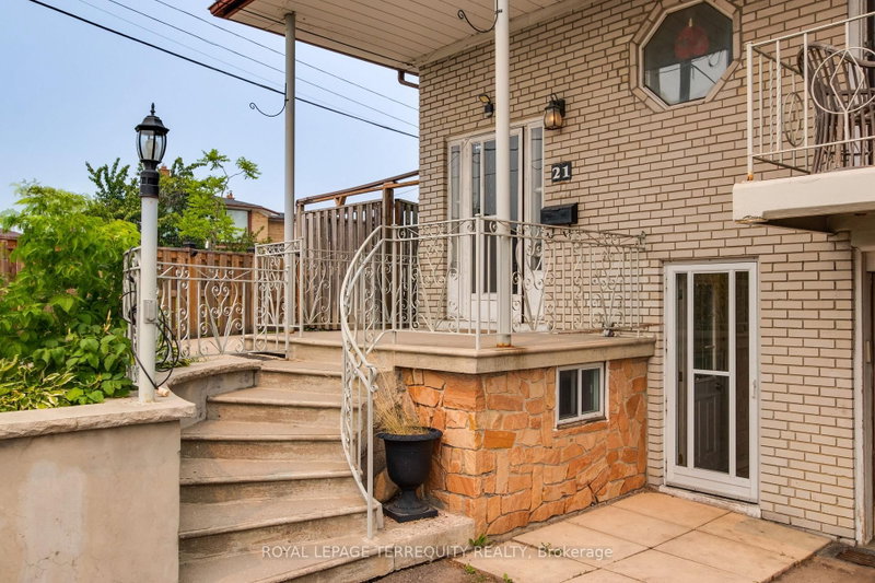 21 Buckland Road