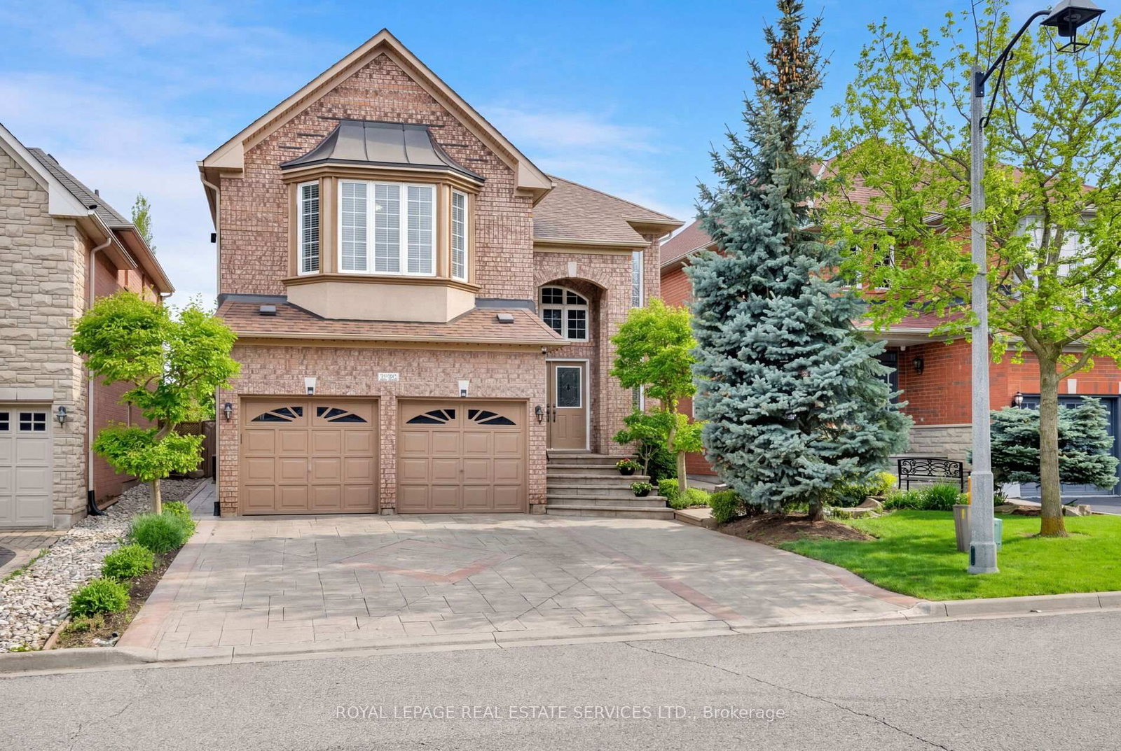 2252 Foxfield Road, Oakville, ON