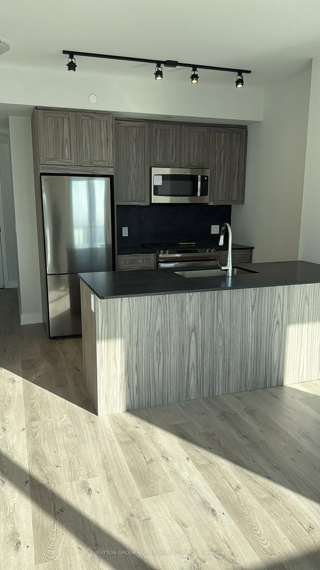 3103 - 430 Square One Drive