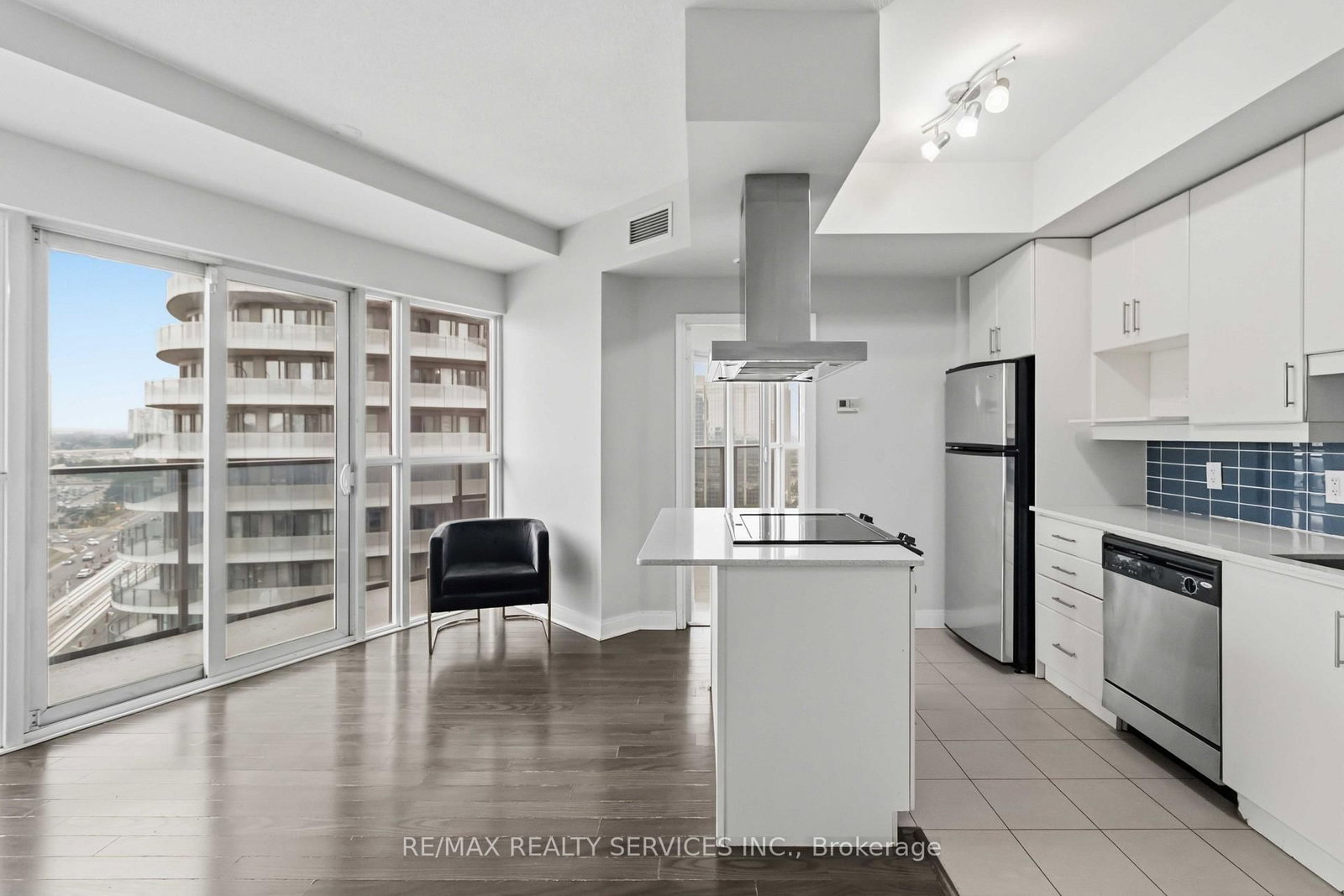 60 Absolute Avenue • #1405 • Mississauga, ON photo 10