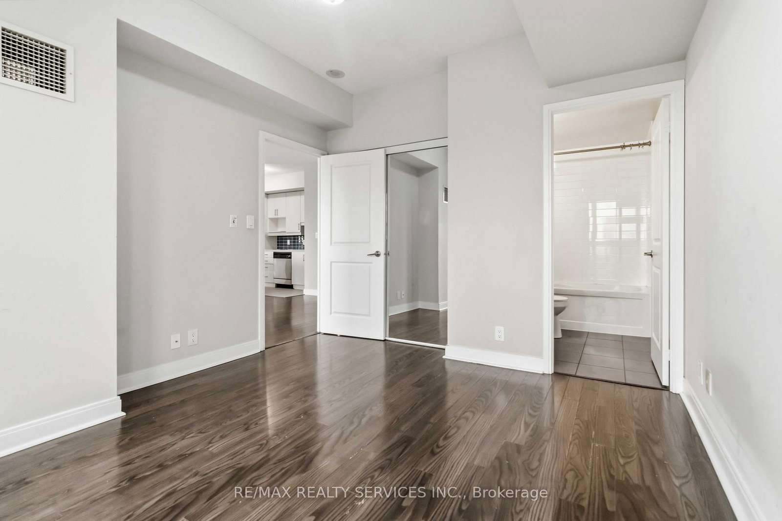 60 Absolute Avenue • #1405 • Mississauga, ON photo 24