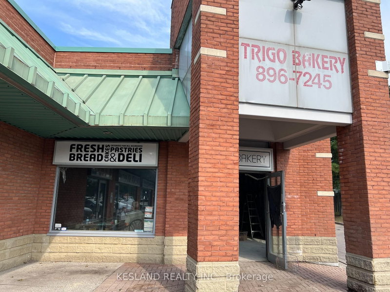 289 Dundas St E photo 1