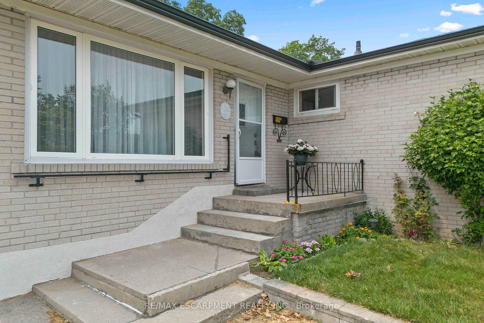 1272 Kelly Road • Mississauga, ON photo 3