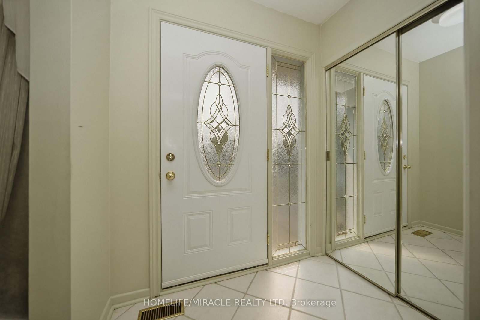 7089 Landen Court • Mississauga, ON photo 3