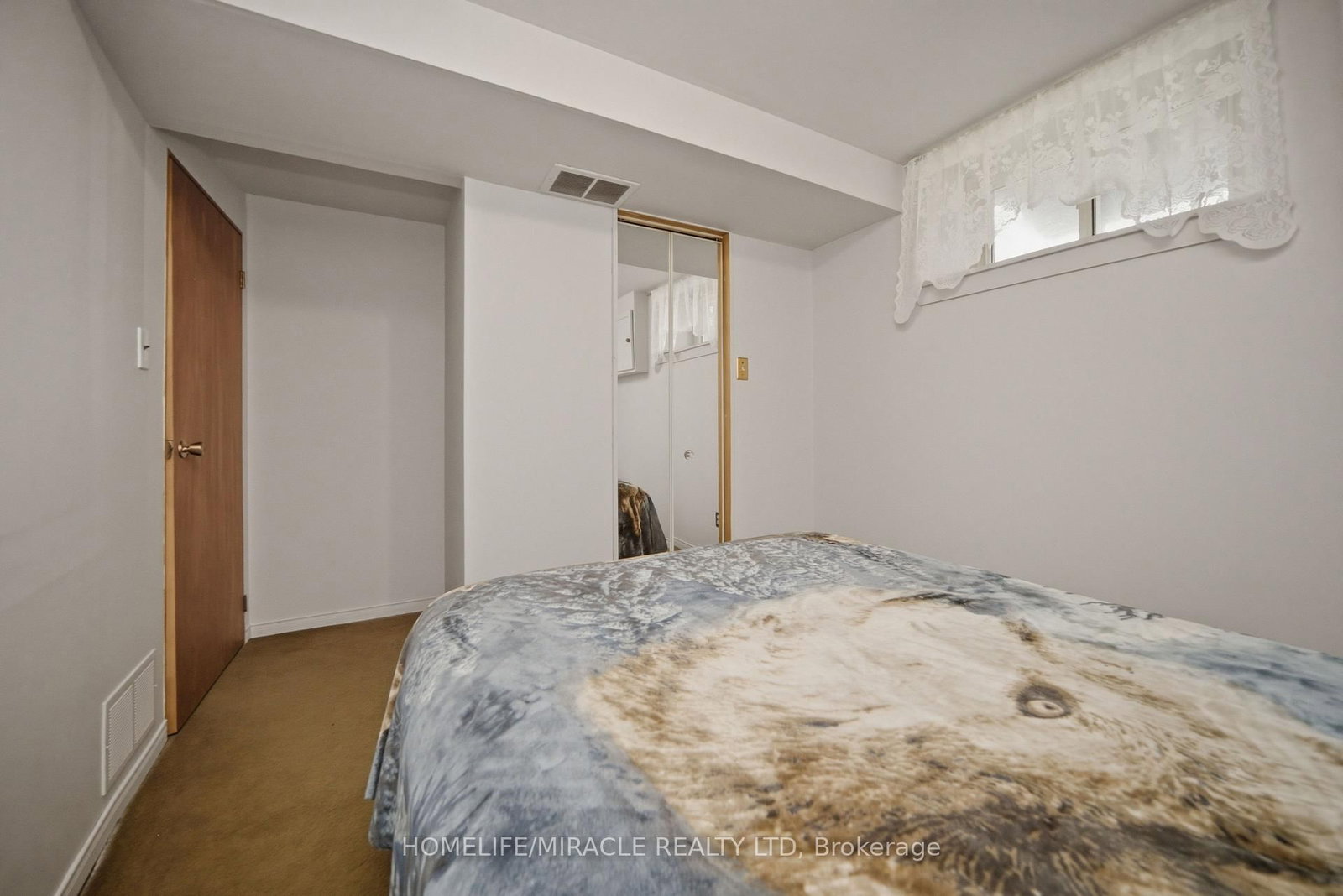 7089 Landen Court • Mississauga, ON photo 32