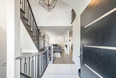 396 Derrydale Drive • Mississauga, ON photo 3