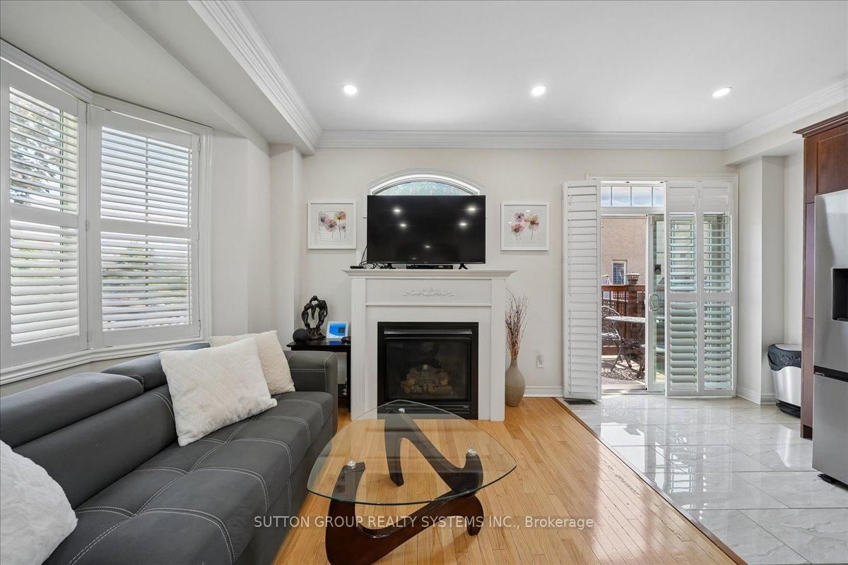 3348 Sunlight Mississauga,ON L5M 0G8 — Photo 10