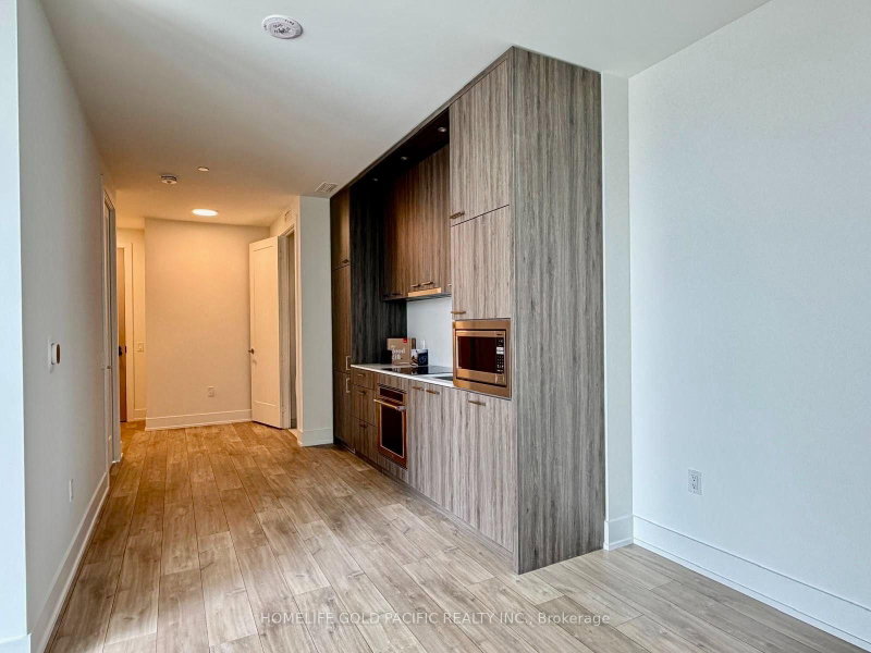 home for lease on Ph01-858 Dupont Street