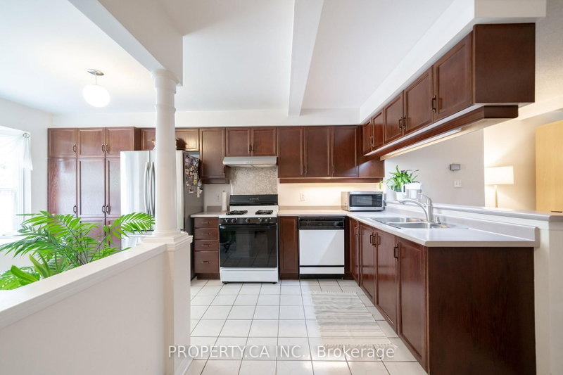 72 Desert Sand Brampton,ON L6R 1V6 — Photo 9