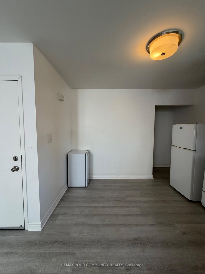 2nd Floor - 127 Morrison Avenue