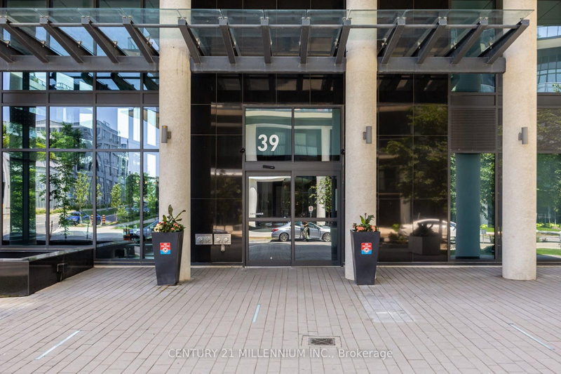 1018 - 39 Annie Craig Drive