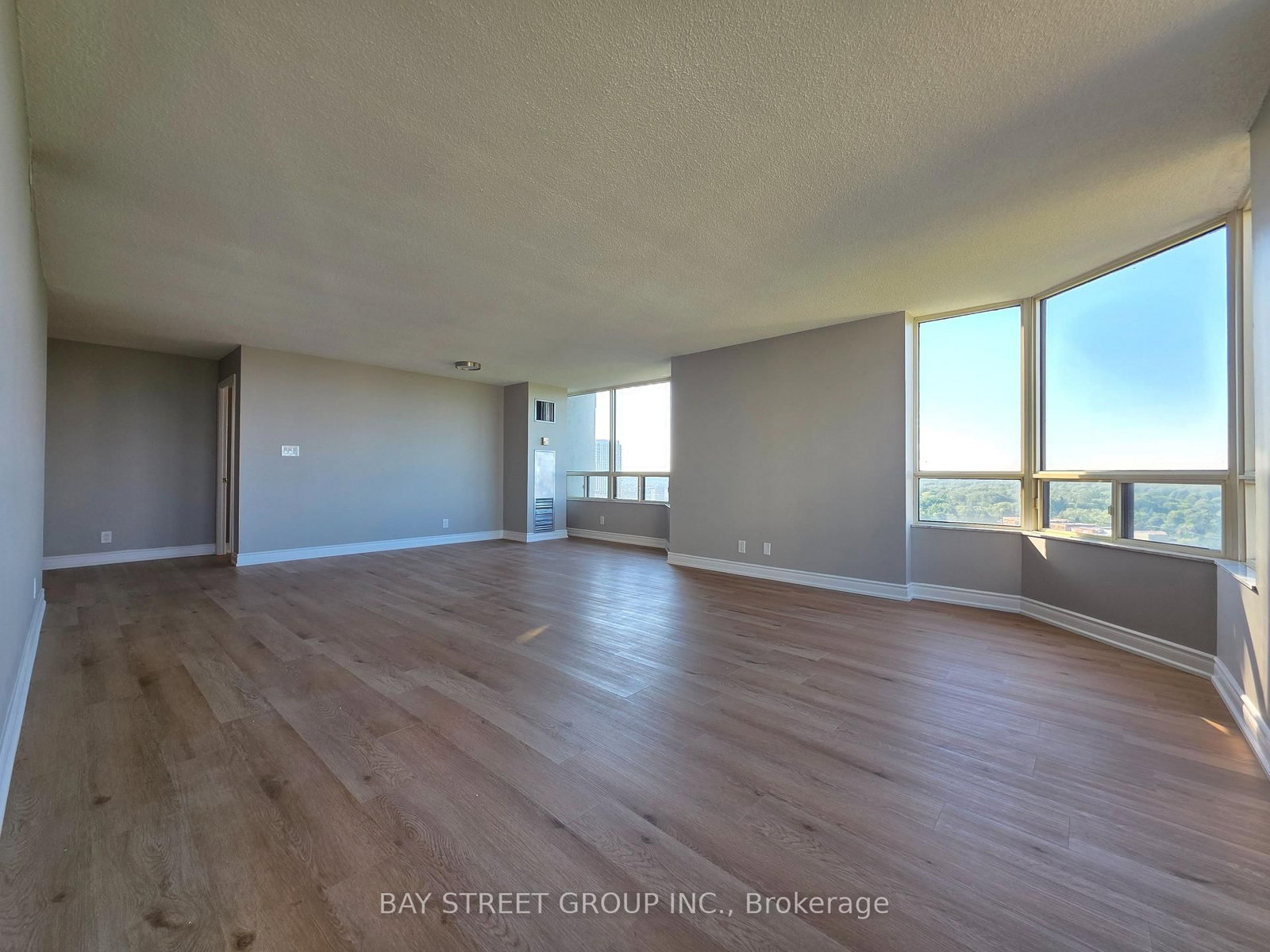 2011-1 Aberfoyle Crescent, Toronto, ON, photo 5