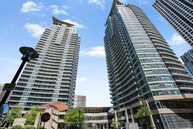 305 - 33 Elm Drive W