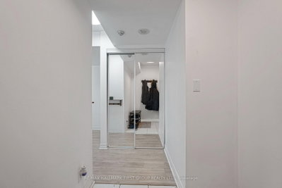 Unit 305 — 33 Elm Drive W — photo 3