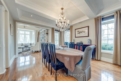 530 Golfview Court • Oakville, ON photo 9