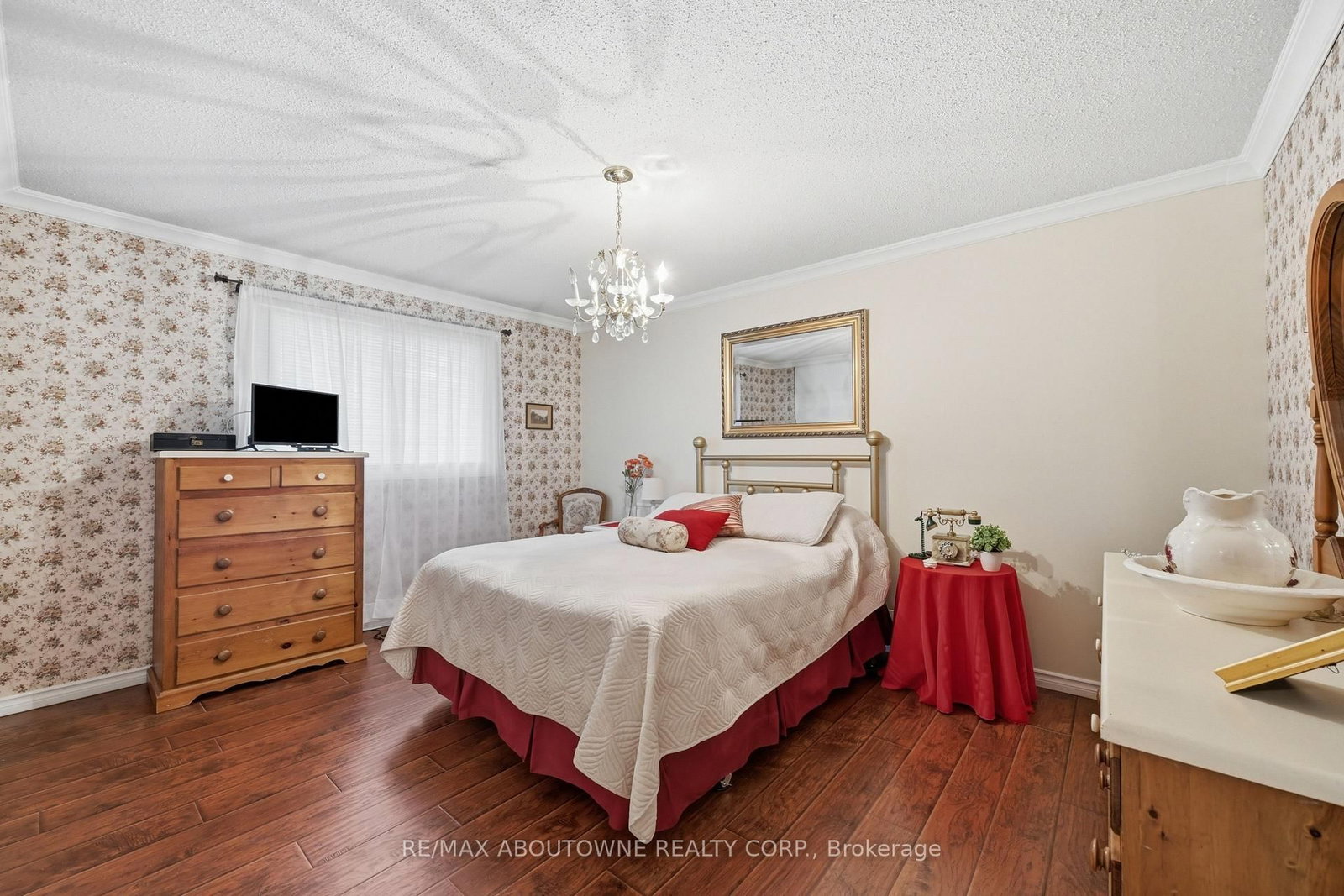2339 Gillingham Drive • Burlington, ON photo 14