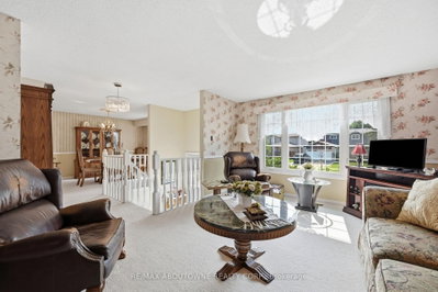 2339 Gillingham Drive • Burlington, ON photo 8