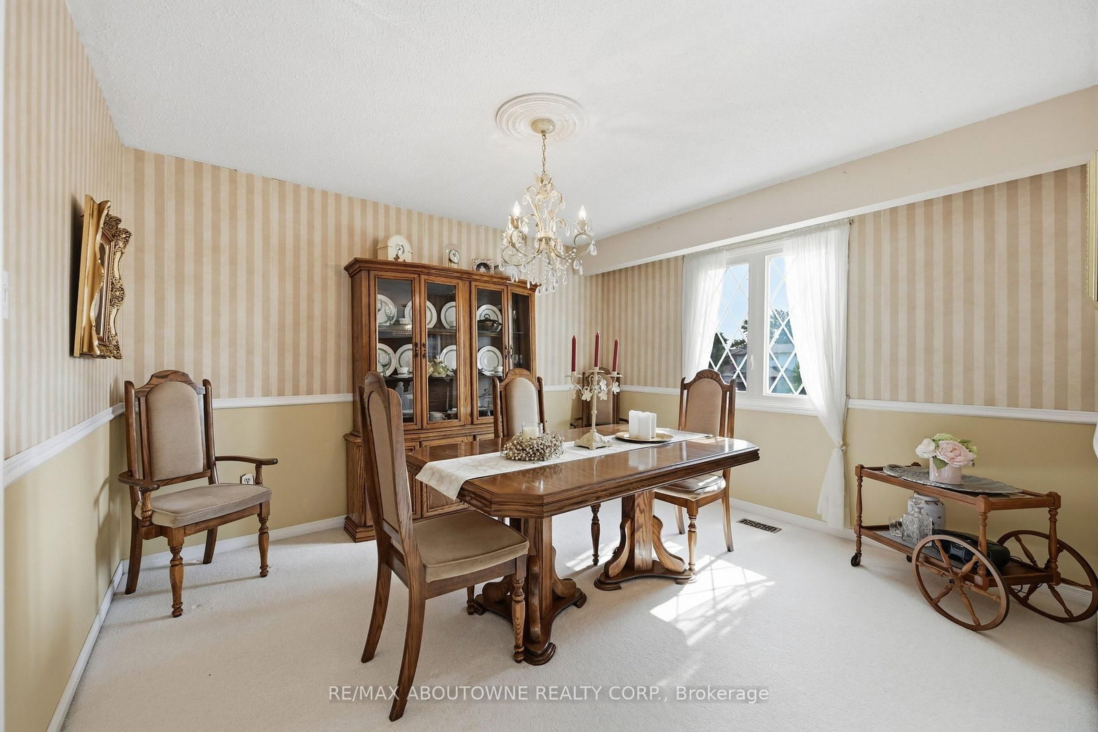 2339 Gillingham Drive • Burlington, ON photo 9