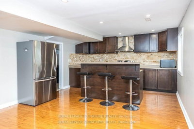 Unit Lower — 11 Celestial Court — photo 5