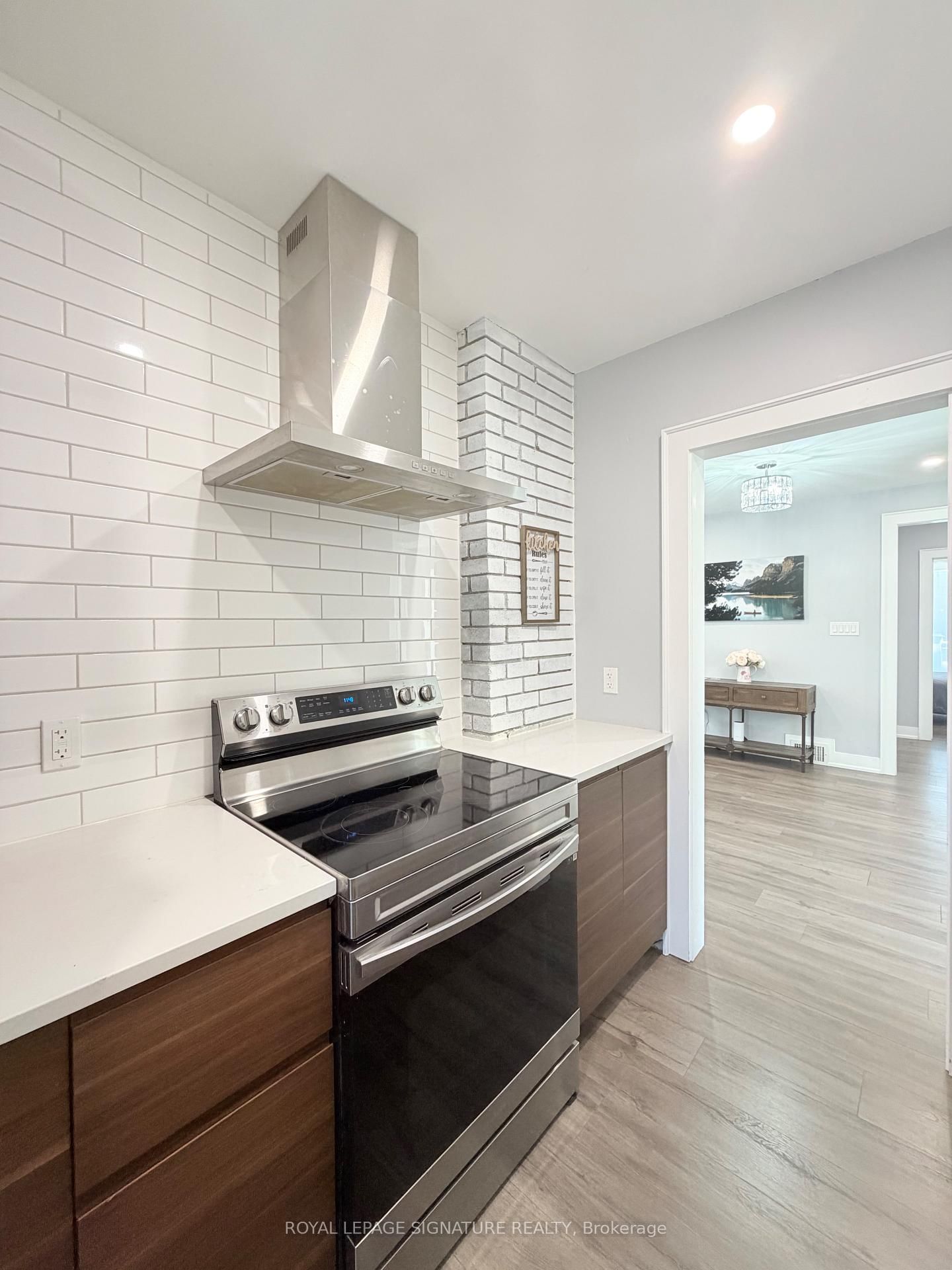 104 Great Oak Drive • Toronto, ON photo 21