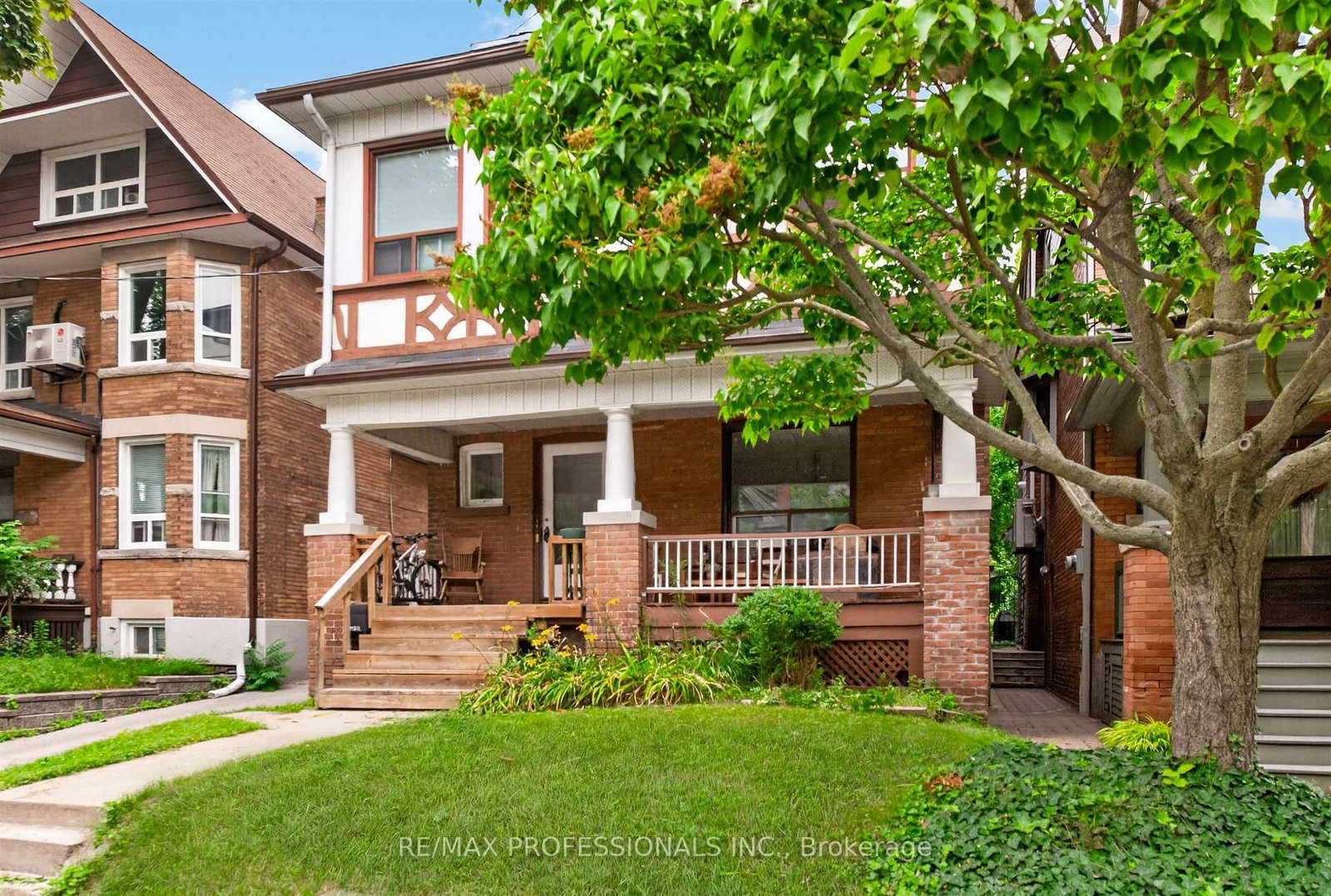 182 Geoffrey Street • Toronto, ON photo 4