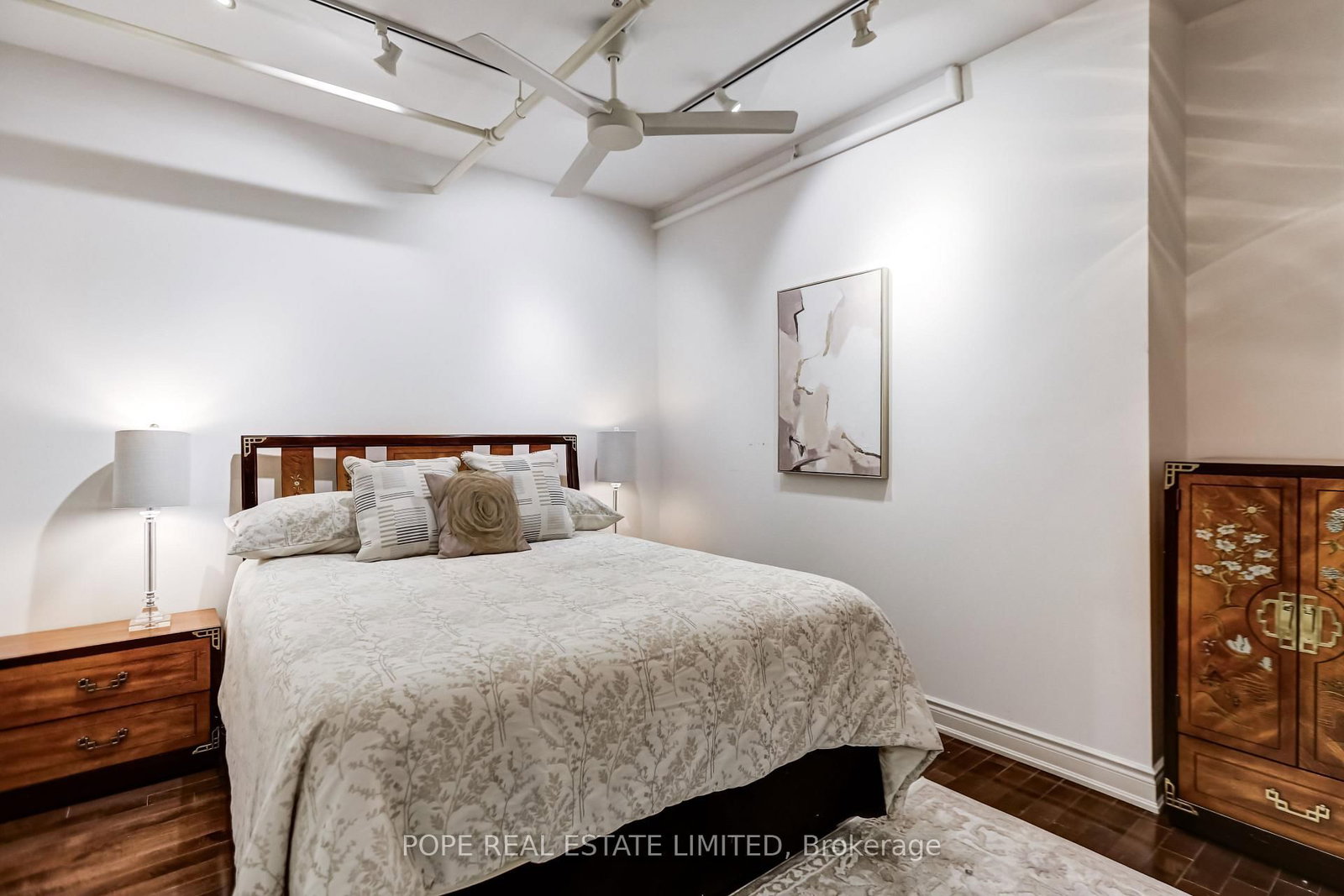 384 Sunnyside Avenue • #202 • Toronto, ON photo 33